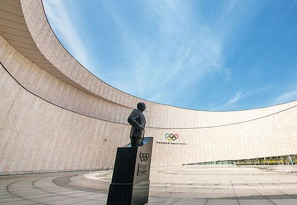 萨马兰奇，这位世界体坛巨擘的唯一纪念馆为何设在中国天津？