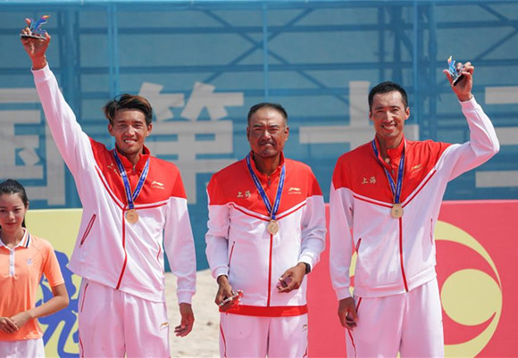 高清組圖：全運會沙灘排球男子沙灘排球頒獎儀式，上海隊選手高鵬/李陽奪金