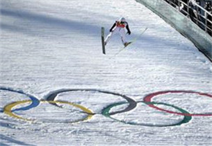 冰雪运动百科⑨|北欧两项：由跳台滑雪和越野滑雪组成，考验胆量、技术和体力