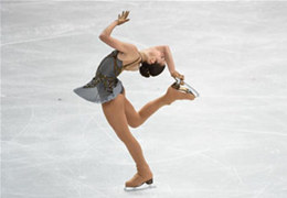 冰雪运动百科⑥|花样滑冰：运动员穿着冰鞋随着音乐在冰上起舞