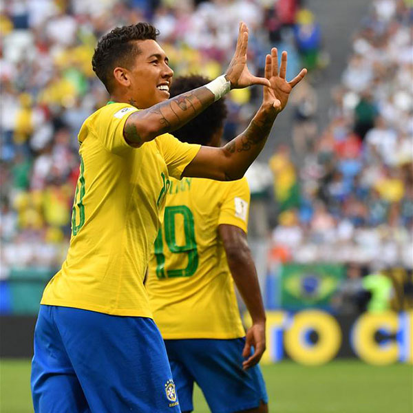 八分之一决赛：巴西队菲尔米诺进球