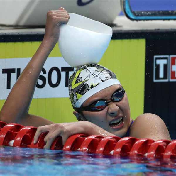 女子400米自由泳：中国选手包揽冠亚军
