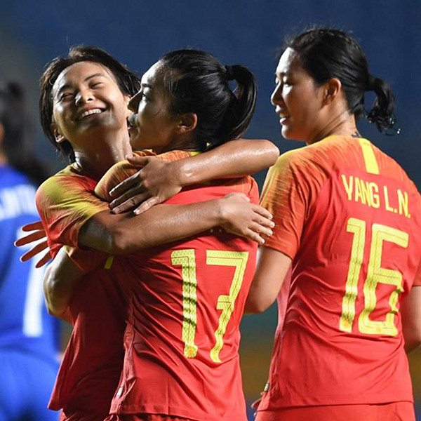 足球：女足——中国队5比0胜泰国队