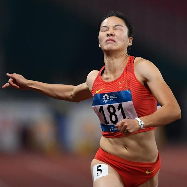 女子100米：韋永麗獲季軍