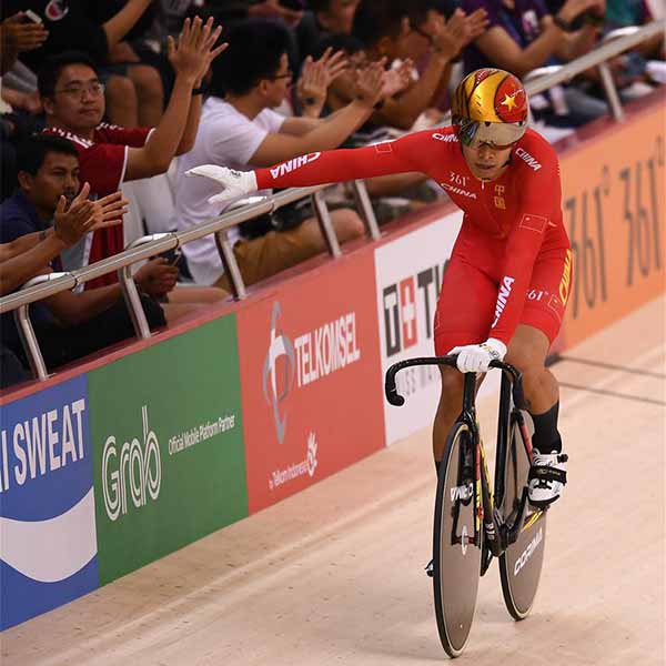 场地自行车男子团体竞速：中国夺冠