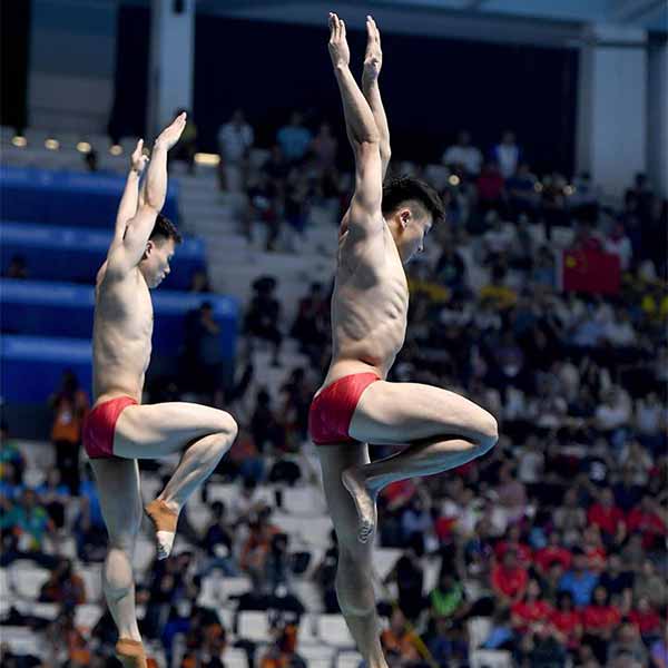 跳水男子雙人3米板：中國選手曹緣/謝思埸奪冠