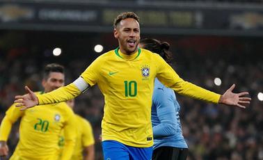 足球——友谊赛：巴西胜乌拉圭