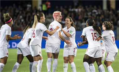 女足世界杯E组：加拿大队胜喀麦隆队