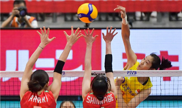 第五场：“网上长城”+“发球机器”助中国女排轻取世界杯五连胜