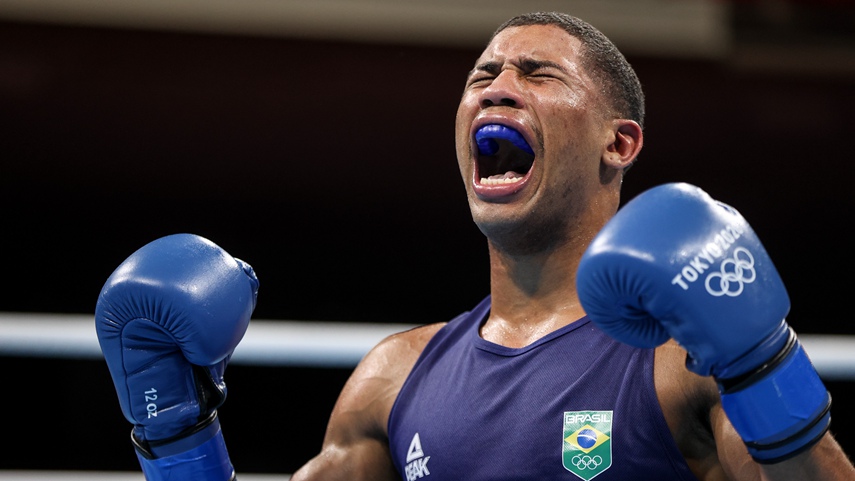 拳击男子75公斤级：巴西选手苏萨夺金