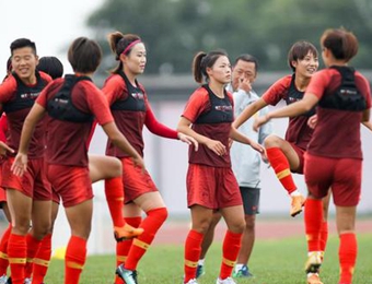 雅加达亚运会 新老结合 中国女足力争冠军