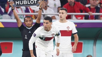 卡塔尔世界杯|让C罗连续替补 葡萄牙队主帅不后悔